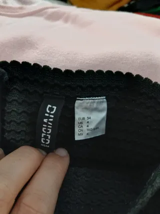 Falda mini negra texturizada