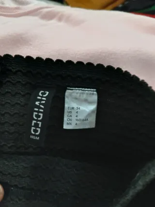 Falda mini negra texturizada