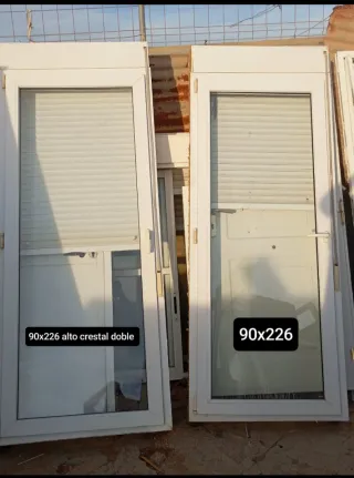 Ventanas de aluminio blancas