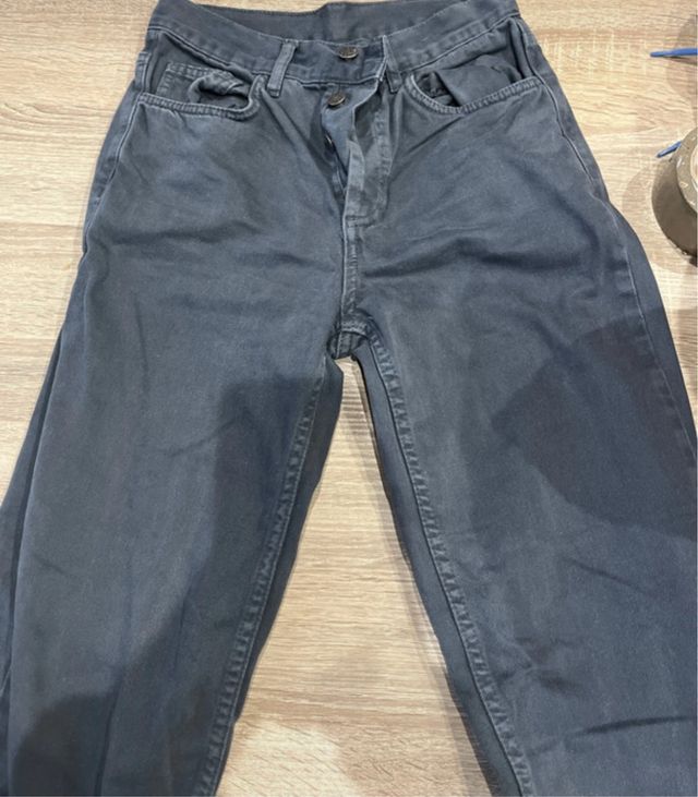 Vaqueros rectos grises
