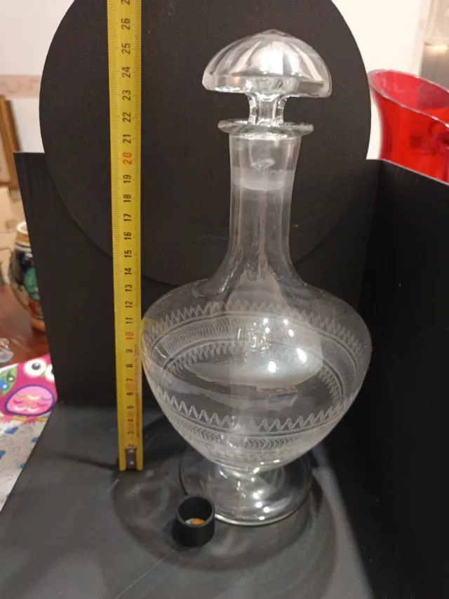 Caraffa vintage in cristallo inciso