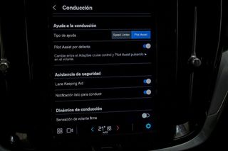 Volvo V60 2.0 B4 D AWD Cross Country Core Auto