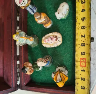 Presepe in scatola con statuine