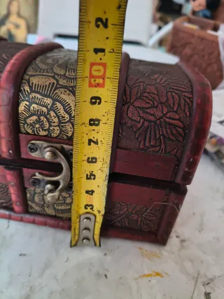 Presepe in scatola con statuine