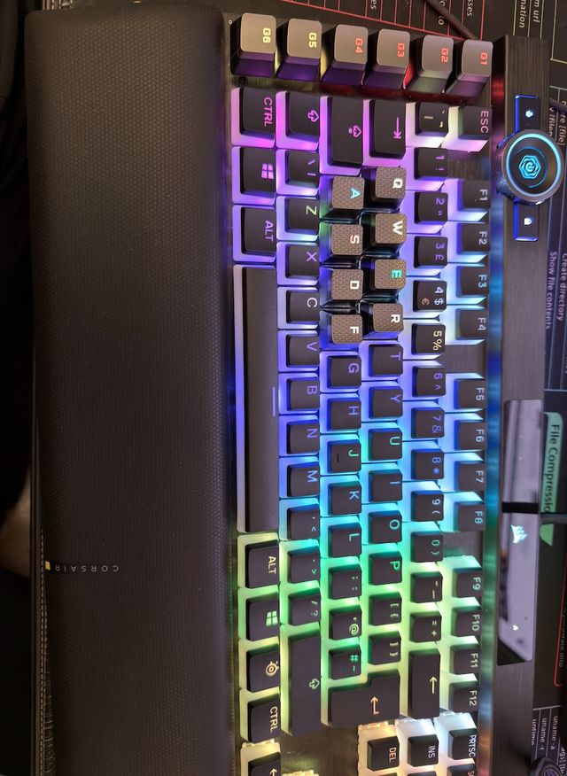 Teclado Mecánico Corsair K100 RGB