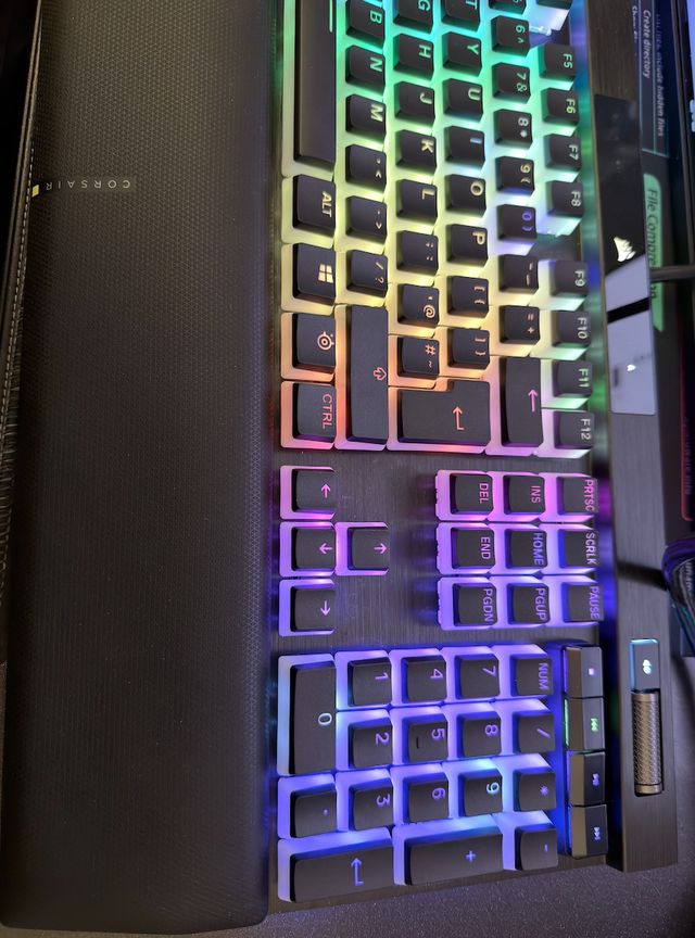 Teclado Mecánico Corsair K100 RGB
