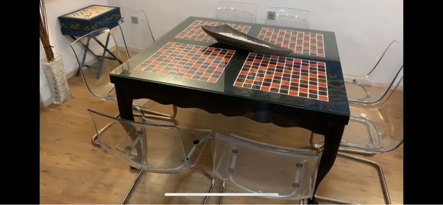 Mesa de mosaico y 8 sillas salón