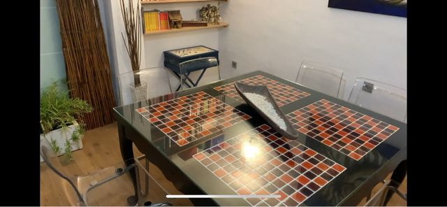 Mesa de mosaico y 8 sillas salón