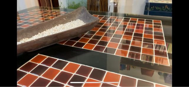 Mesa de mosaico y 8 sillas salón
