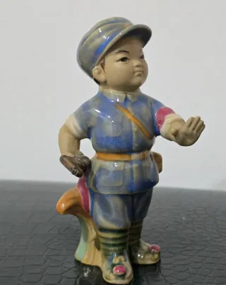 Estatuilla de porcelana China 1960