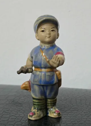 Estatuilla de porcelana China 1960