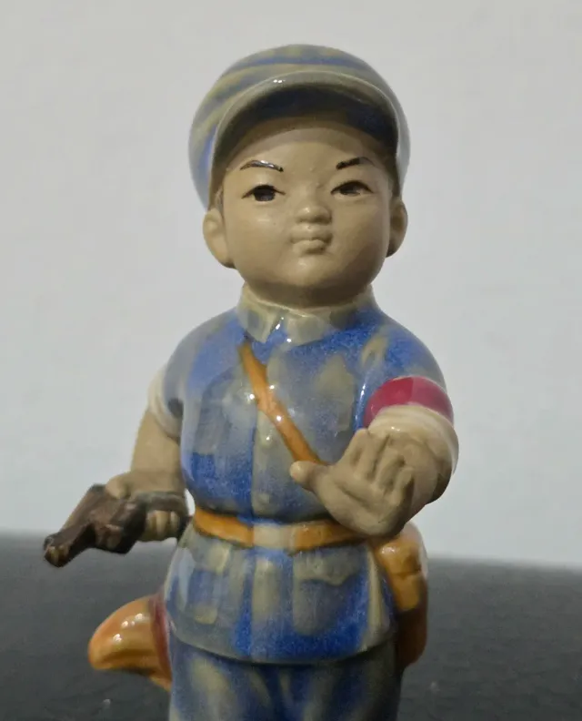 Estatuilla de porcelana China 1960