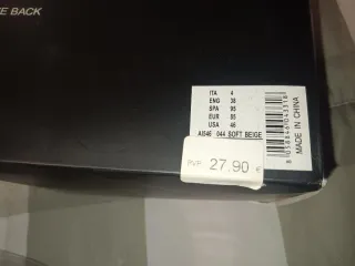 Sujetador Intimissimi sin tirantes beige.