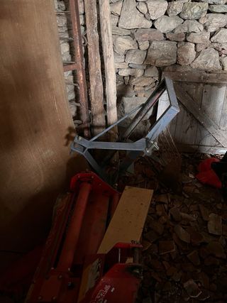 Tractor con aperos documentado