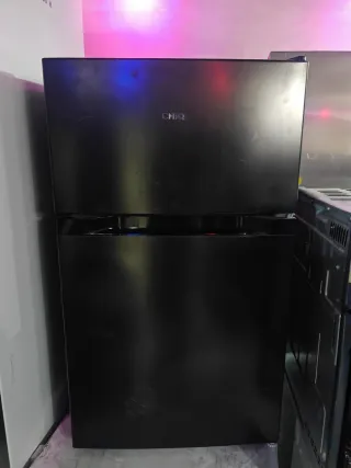 Frigorífico CHIQ negro 150x55
