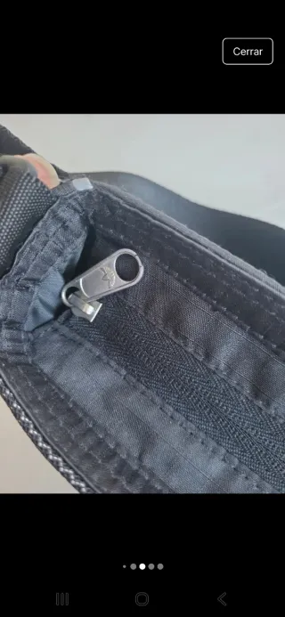 Lote Adidas: Bolso y Chanclas Negras