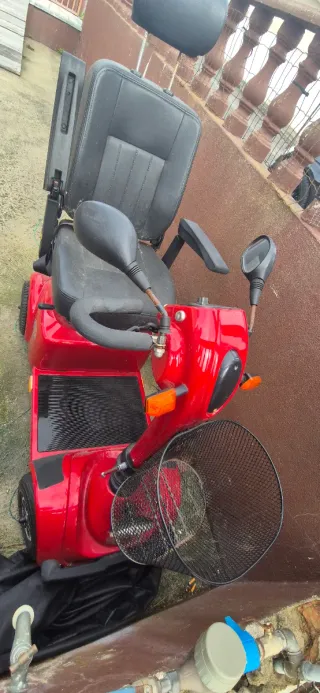 Trotinete mobilidade reduzida vermelho