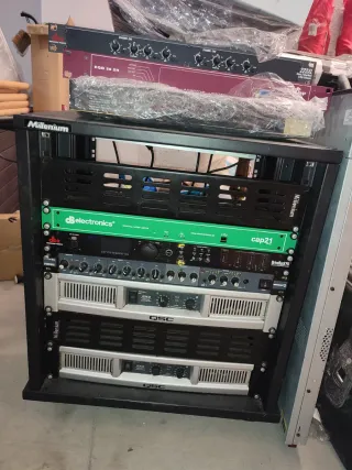 Rack de Sonido Millenium Negro y Plateado