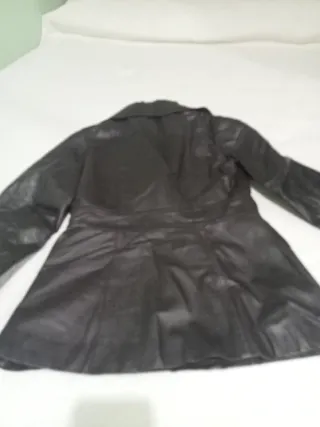 Vendo cazadora de cuero.