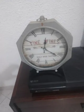 Reloj de pared vintage a pilas