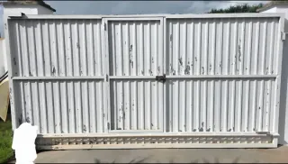 Puerta o Cancela Corredera con Peatonal