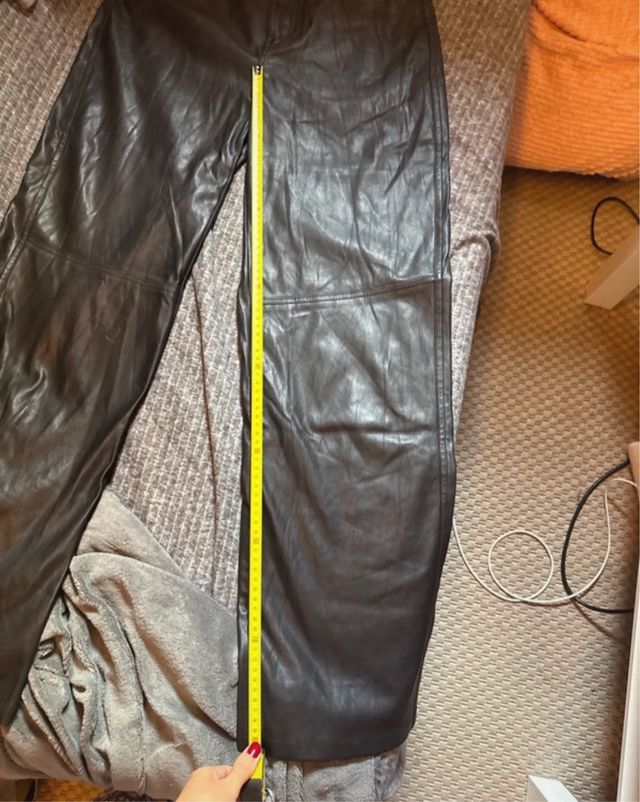 Pantalones de cuero Bershka negros