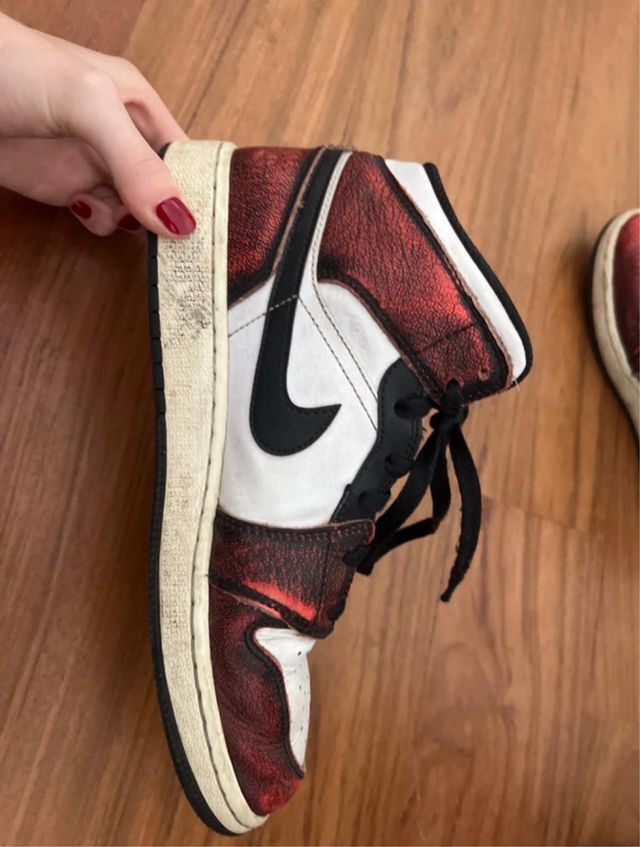 Air Jordan 1 Mid SE Wear-Away Chicago