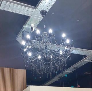 Lámpara bronce clásica 5 tulipas dorada vintage