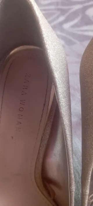 Tacones Zara Beige y Dorado