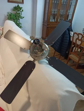 Lámpara Ventilador de Techo Plateada