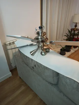 Lámpara Ventilador de Techo Plateada