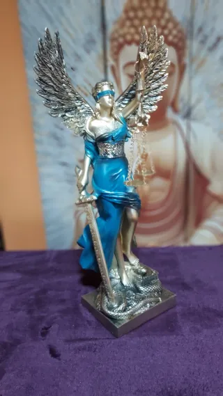 Diosa de la  Justicia Alada