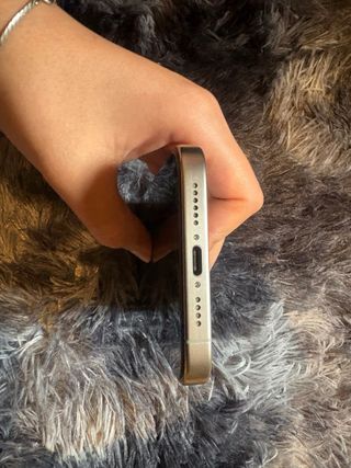 iPhone 15 Pro Max Viola