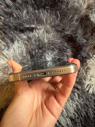 iPhone 15 Pro Max Viola