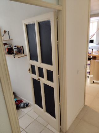 Lote 7 puertas de interior con cristal y postigo