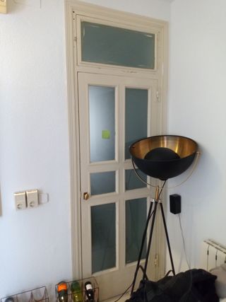 Lote 7 puertas de interior con cristal y postigo