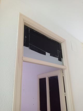 Lote 7 puertas de interior con cristal y postigo