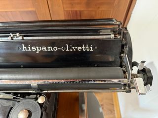 Máquina de escribir antigua Hispano-Olivetti M40