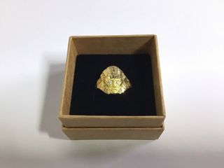 sello oro 18k con piedra con circonita