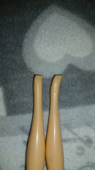 Bambola con vestito giallo e outfit Sailor Moon