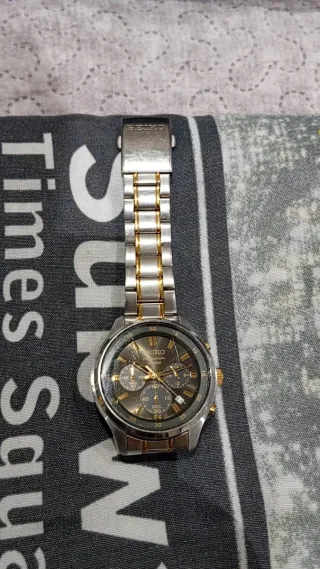 Reloj Seiko Cronógrafo Acero y Oro. Descatalogado.