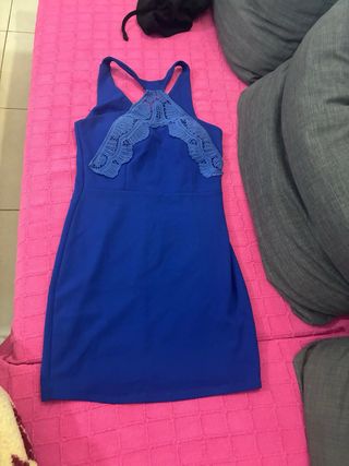 Vestido verde azulado con cuello halter