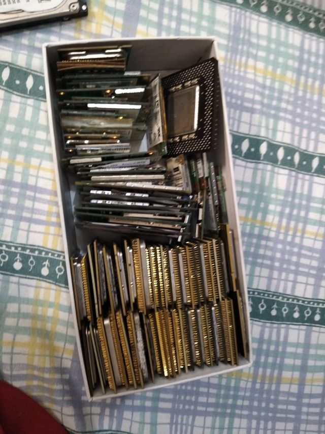 Lote de procesadores y tarjetas de red