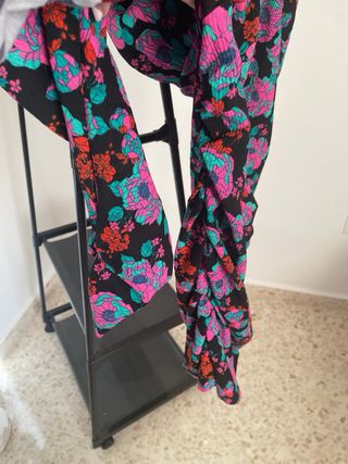 Vestido Zara floral manga larga