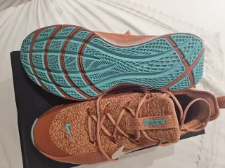 Nike LeBron TR1 Talla 44 Marrón/Turquesa