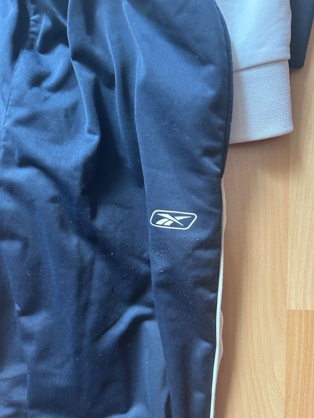 Chándal Reebok Negro y Blanco Nuevo puesto una vez