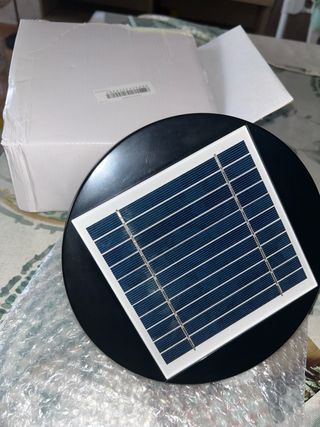 Placa Solar Negra y Azul