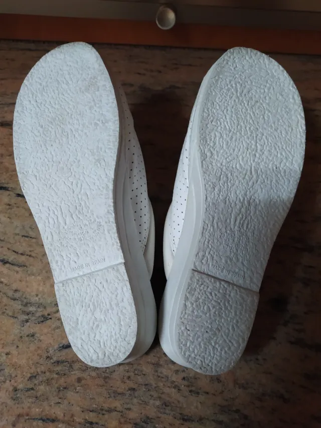 Zuecos blancos piel talla 38