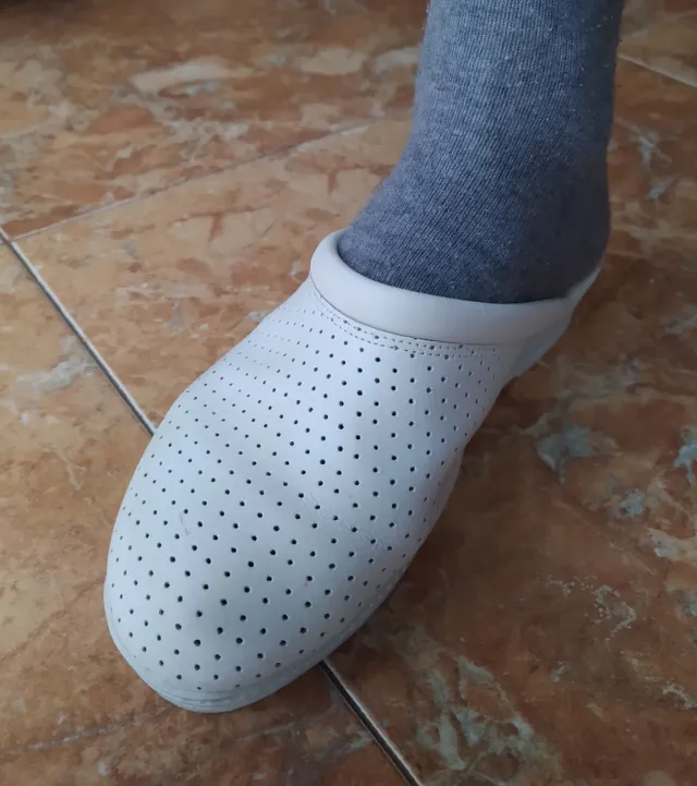 Zuecos blancos piel talla 38