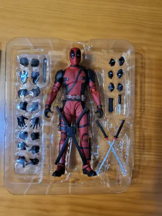 Figura Deadpool ShFiguarts